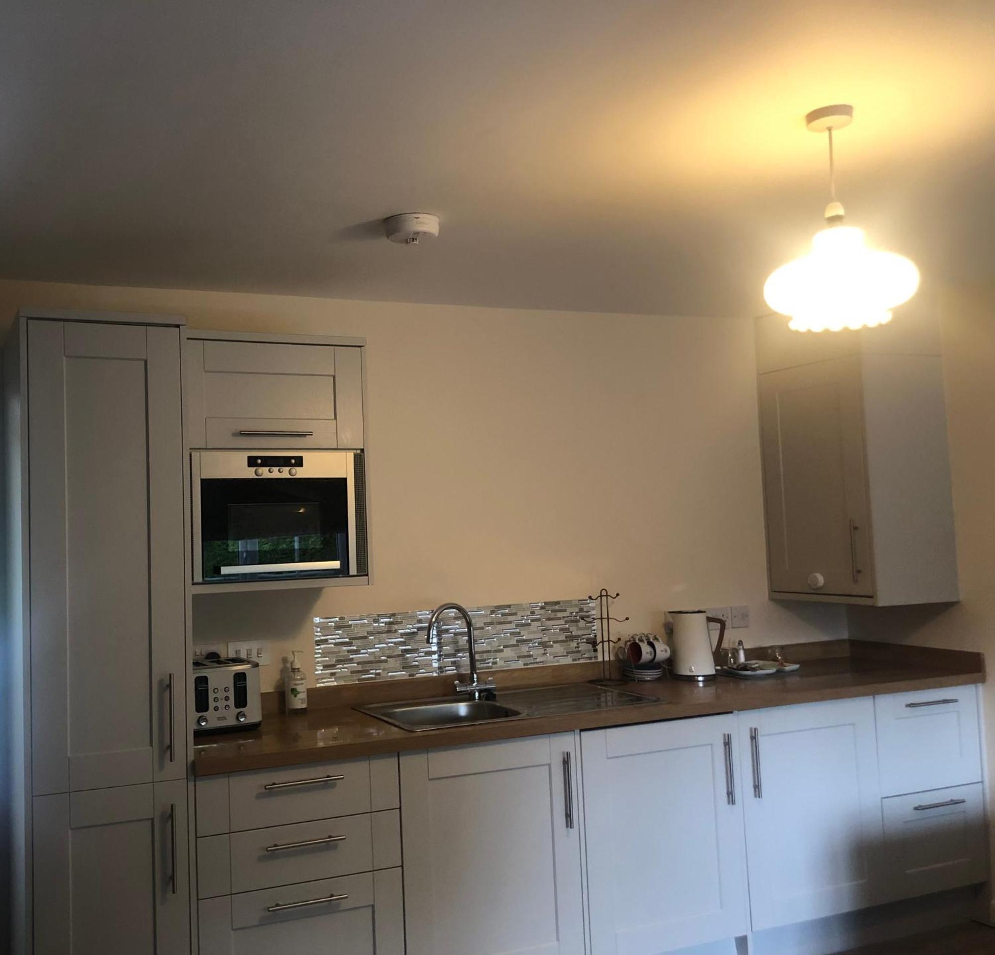 Entire Guest Suite With Gated Property Broad Blunsdon Exterior foto